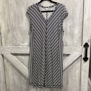 Talbots women’s L black and white chevron stripe dress